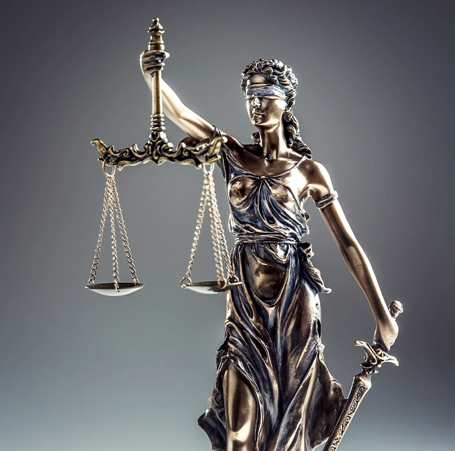 hm-represent-statute-justice-bronze-statue-lady-justice-holding-scales-sword-img
